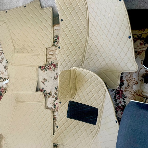 S u v or truck floor mats tan color brand new - Picture 1 of 1